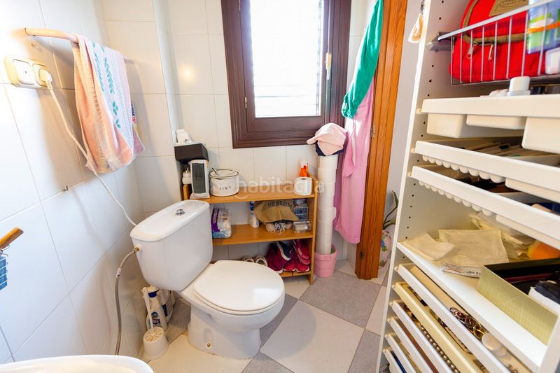 Foto c2be1a4c-b8c1-4648-b726-38e6f8ac2fcb. Casa amb aparcament a Padul