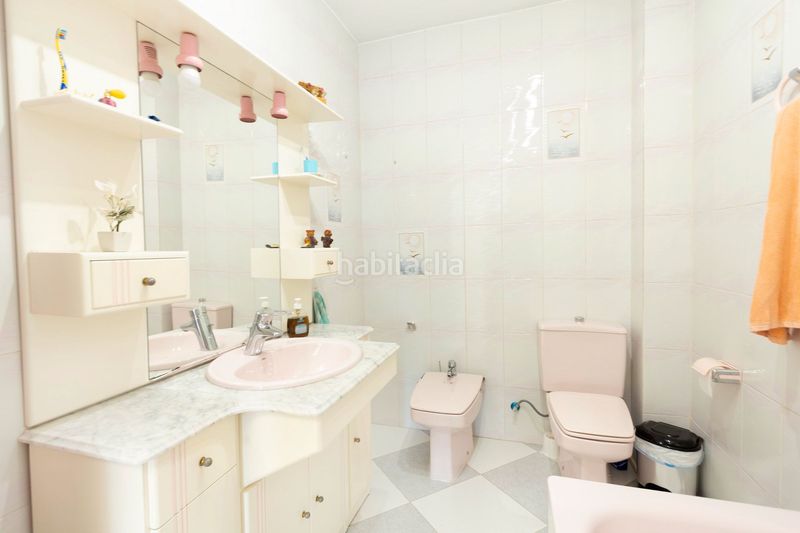 Foto c6ce4c67-d551-446e-aeac-a543af695969. Casa amb aparcament a Padul