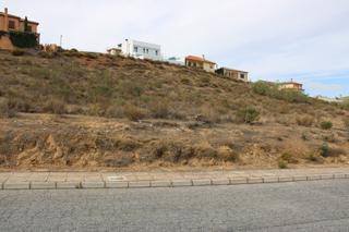 Residential Plot in Calle almendros 84. Solar en urbanización de otura