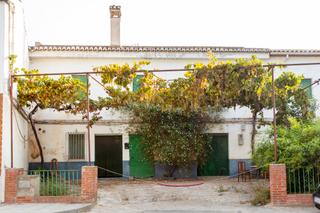 Casa en Avenida de andalucia 42. Casa para reformar en restbal