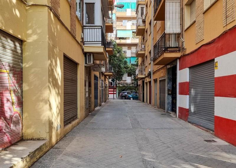 Foto 0e27e3d3-e1bb-4f46-9097-5baf51bde25a. Local comercial a calle recoletos 9 a Camino de Ronda Granada
