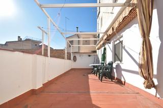 Pis a Avenida de andalucía 126. Gran piso con patio y terraza en atarfe