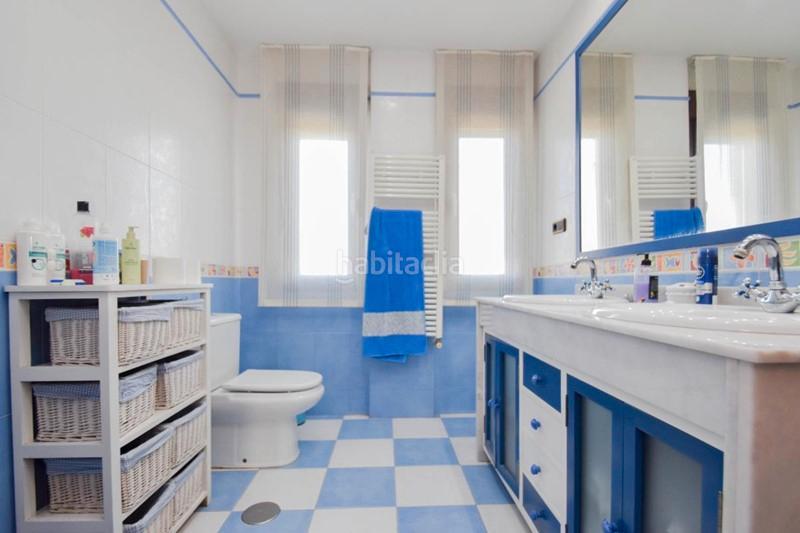 Foto 0223bda5-1c31-43e0-94e5-46cbde5dafe5. Chalet in avenida ernesto che guevara 1 in Maracena