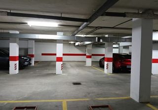 Aparcament cotxe a Calle Juan de la Cosa 1