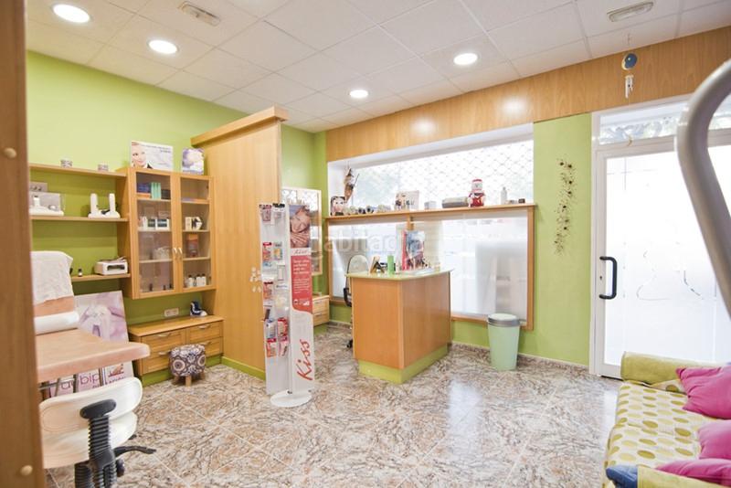 Foto 77b06bd0-8986-457e-b449-216a54201b8d. Local comercial en calle rafael alberti 3 local comercial céntrico en Motril