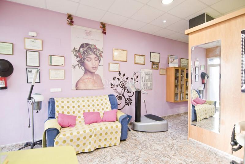 Foto 8a7ccf24-ce1e-431d-9a94-8276c45c18ff. Local comercial en calle rafael alberti 3 local comercial céntrico en Motril