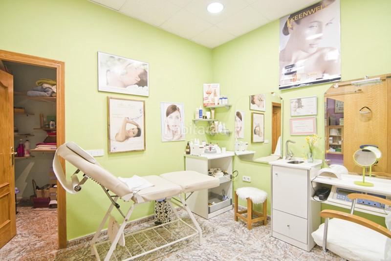 Foto a4f45556-f7cb-42ef-ab18-2443d82f532f. Local comercial en calle rafael alberti 3 local comercial céntrico en Motril