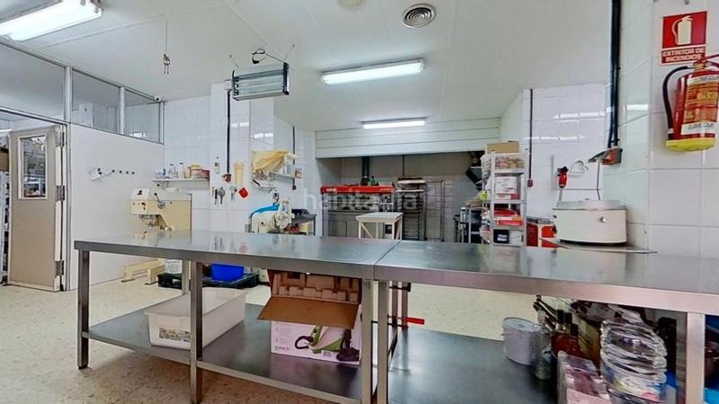 Foto 5892bc28-76c2-4e72-a675-7b0b3e12a826. Local commercial dans calle garcía lorca 20 dans La Zubia Ciudad Zubia (La)