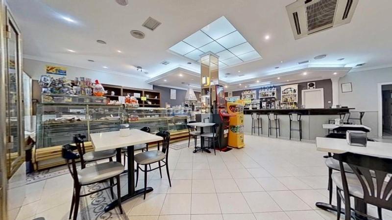 Foto 662907c8-4d46-4ccf-983b-3dda18ffdc3e. Local commercial dans calle garcía lorca 20 dans La Zubia Ciudad Zubia (La)