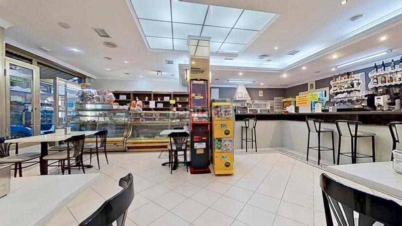 Foto a8dda574-9f83-49a4-a72b-bc286d846c7a. Local commercial dans calle garcía lorca 20 dans La Zubia Ciudad Zubia (La)