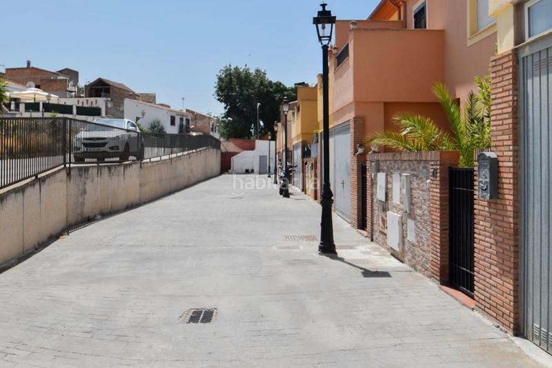 Foto 0d1141a1-68c1-4fe7-9afb-b8552e8f8372. Casa adossada a avenida pablo picasso 2 a Polideportivo Alhendín