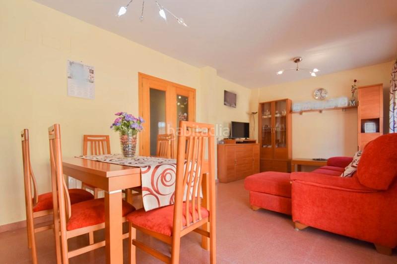 Foto 254ef057-c63d-4bd8-9f3c-71c41db2a4e1. Casa adossada a avenida pablo picasso 2 a Polideportivo Alhendín