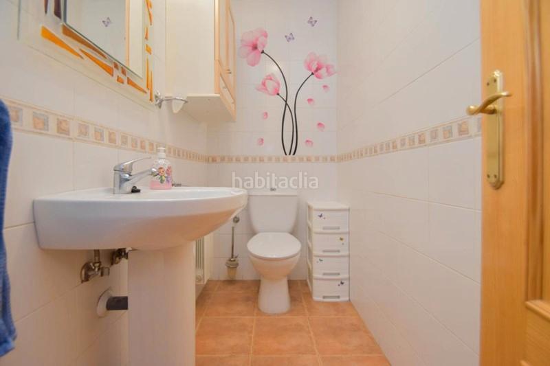 Foto a30edfd4-85d3-4f48-8269-095802e15c5e. Casa adossada a avenida pablo picasso 2 a Polideportivo Alhendín