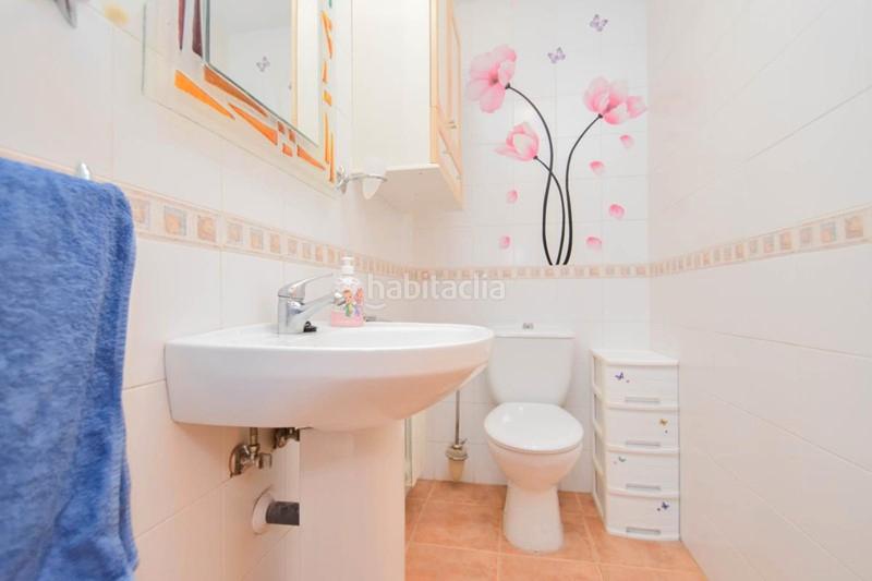 Foto ed7e9aad-fa9f-41f3-856f-17f7e9c77215. Casa adossada a avenida pablo picasso 2 a Polideportivo Alhendín