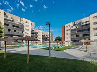 Piso en Calle circunvalacin 9. Piso en residencial de alhendn, con garaje