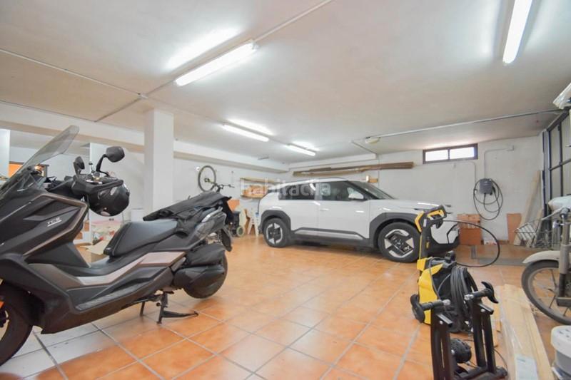 Foto 1bf20507-f83a-4949-9920-9f9c4714994f. Chalet en calle alhelíes 3 chalet con dos viviendas en el ventorrillo en Cúllar Vega