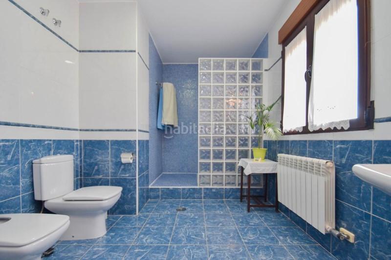 Foto c9c881e1-ee59-412c-b9e1-0f8bf6f140b1. Chalet en calle alhelíes 3 chalet con dos viviendas en el ventorrillo en Cúllar Vega