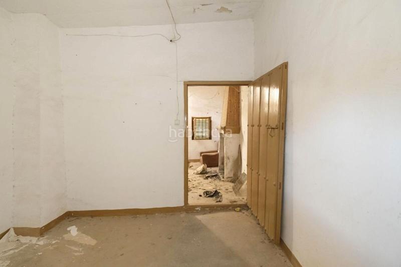 Foto 637ce0d9-94d0-4e16-bd9f-25a3f7c93ec7. Casa en calle angosta 7 casa con terraza para reformar en Padul