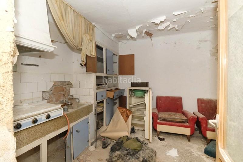 Foto 89ff810e-0610-455c-a123-491343b66f5b. Casa en calle angosta 7 casa con terraza para reformar en Padul