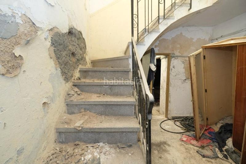 Foto 8f768edd-bf11-4314-8aa0-7a57a7939efe. Casa en calle angosta 7 casa con terraza para reformar en Padul