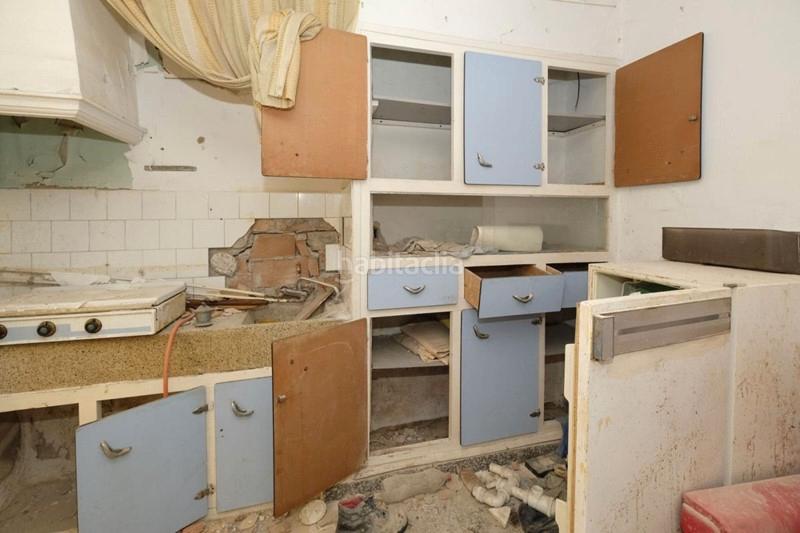 Foto f0c95a14-1d95-44b4-aa25-915c7b8b9ad7. Casa en calle angosta 7 casa con terraza para reformar en Padul