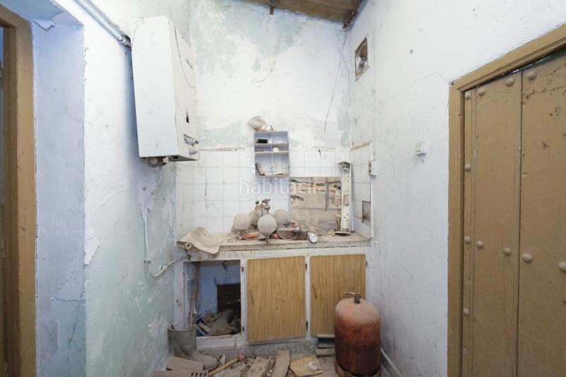 Foto f7229014-bf5b-4c51-85e3-3f7daf64aa0a. Casa en calle angosta 7 casa con terraza para reformar en Padul