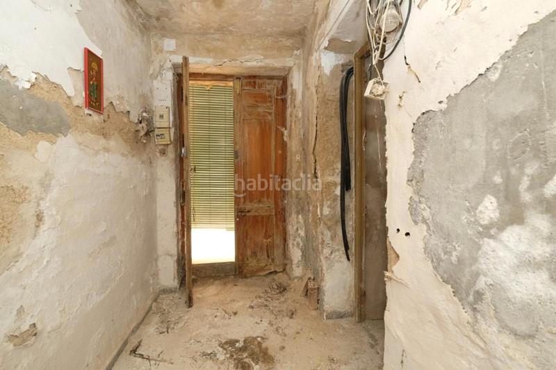 Foto fda8c1c9-47d3-43c9-8065-ea26406636e2. Casa en calle angosta 7 casa con terraza para reformar en Padul