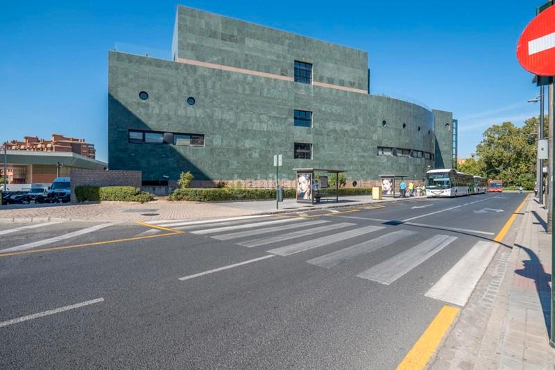 Foto 1ccb9372-2726-4bff-a79d-c8e7a1a094ad. Local commercial dans plaza del ángel 2 dans Barrio de Zaidín Granada