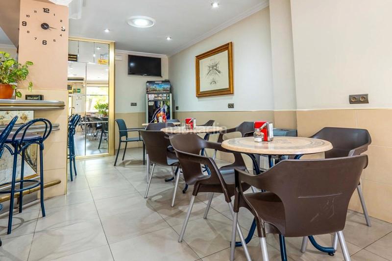 Foto 3933f521-166c-4bf1-8286-92c40b54615a. Local commercial dans plaza del ángel 2 dans Barrio de Zaidín Granada