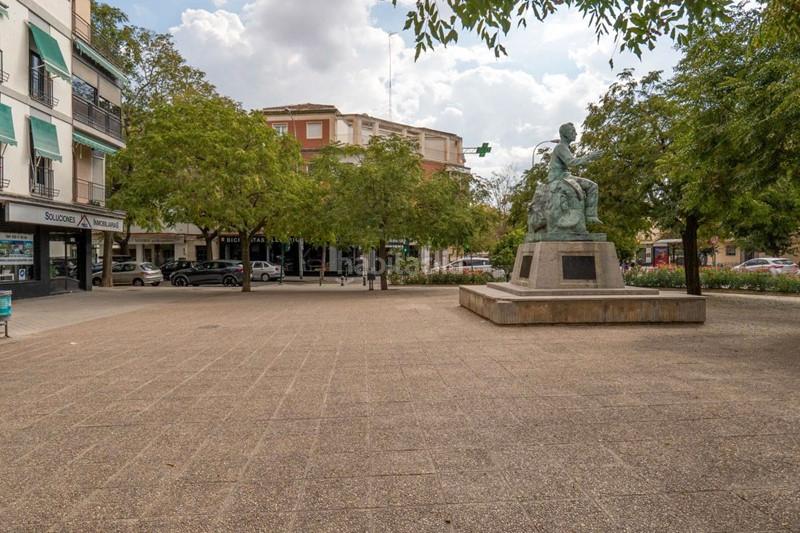Foto 4ba50b86-da71-4066-b8ee-433dc2dc94ce. Local commercial dans plaza del ángel 2 dans Barrio de Zaidín Granada