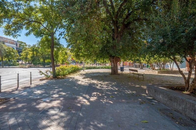 Foto 65e5dcb3-208d-4f29-9f9f-6a12d942ec5f. Local commercial dans plaza del ángel 2 dans Barrio de Zaidín Granada