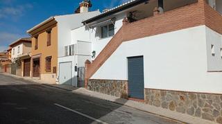 Edifici a Calle mimbres 2. Restaurante más vivienda en el barrio de monachil