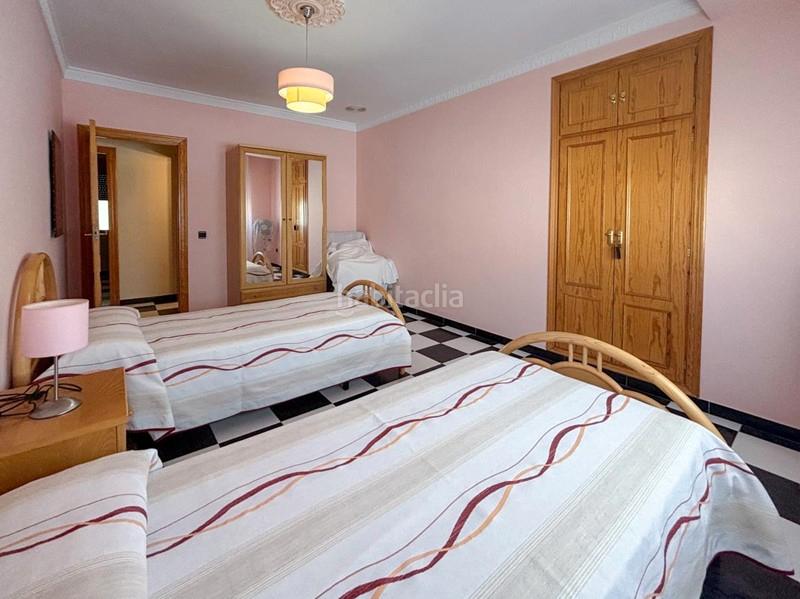 Foto 75371f83-ad6b-40cd-87b2-15a027629fc9. Haus mit parking in Atarfe