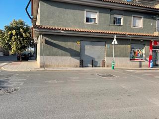 Locale commerciale in Calle Virgen de los Remedios 31