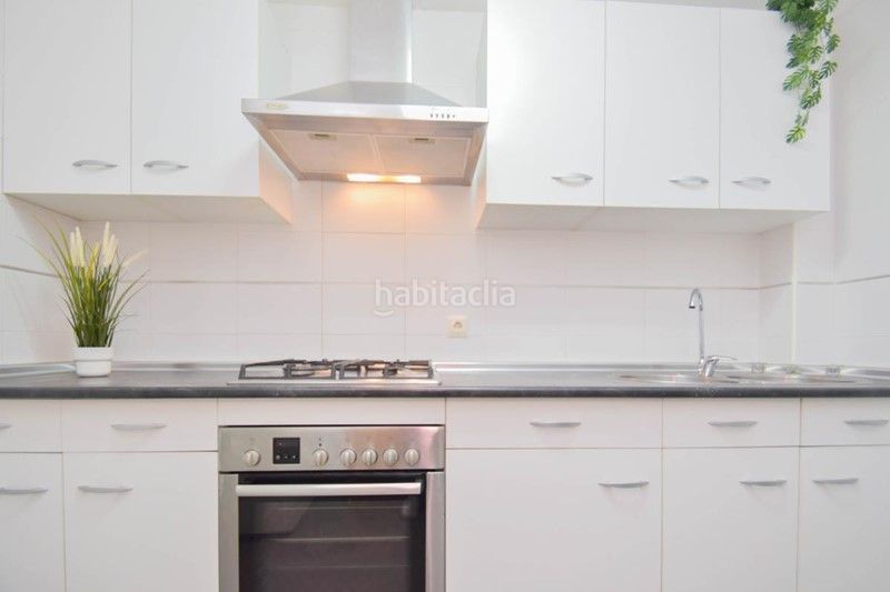 Foto 0ad20756-7e7d-42aa-bdd2-dfc09ef04e1c. Pis a calle aixa 3 a Atarfe