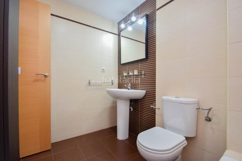 Foto f5f14c00-d3f2-416a-9b40-57442455fa2b. Pis a calle aixa 3 a Atarfe