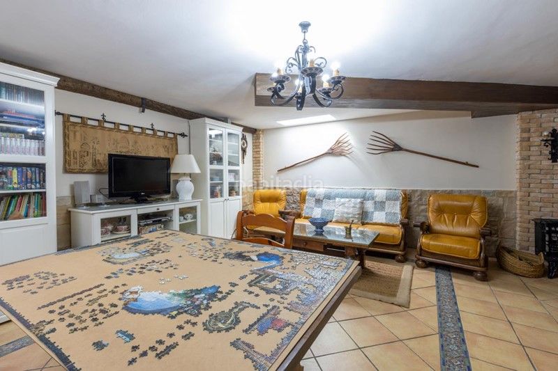 Foto ea06d52a-bddd-4686-8498-1a734aedff38. Casa adosada en calle blasco ibáñez 10 casa adosada de 5 dormitorios en Maracena