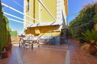 Xalet  Calle molino 8. Magnífico chalet en la zubia con jardín