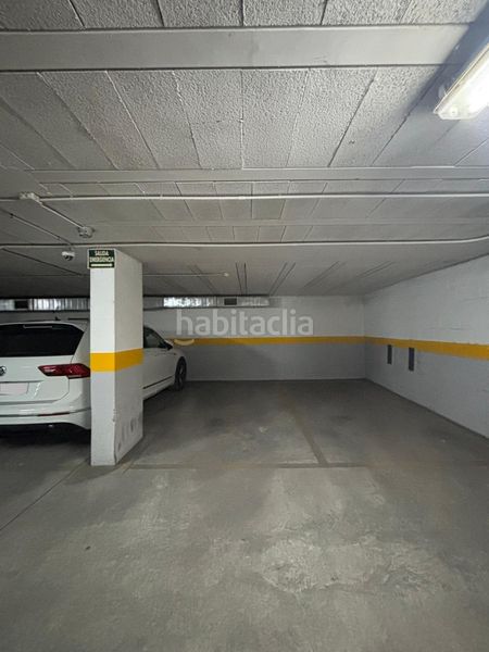 Foto cbf4bd87-a1b6-40a8-90ed-e43ef21c78d5. Aparcament cotxe a Núcleo urbano Chiclana de la Frontera
