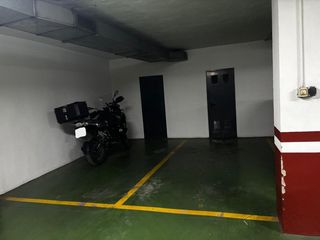 Parking coche en Núcleo urbano. Oportunidad de inversión 2 aparcamientos y 2 trasteros en el cen