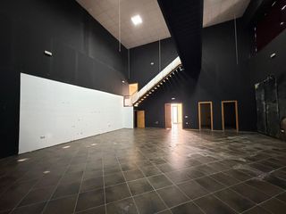 Nau industrial a Los Franceses - La Vega. Amplia nave industrial en chiclana de la frontera  ideal para tu