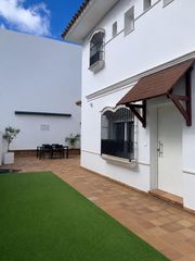 Casa aparellada a Núcleo urbano