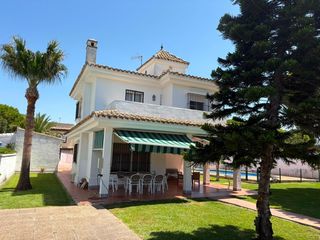 Xalet a Sancti Pietri. Chalet urbano en sancti petri a la venta