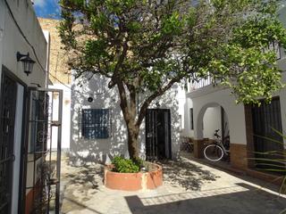 Miete Haus  Calle yerba. Casa con azotea propia.