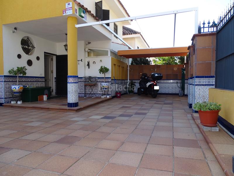 Foto 382f254b-d3a1-49d9-94a5-dcc24e851b7b. Casa adossada amb xemeneia aparcament a Soto de Vistahermosa Puerto de Santa María (El)