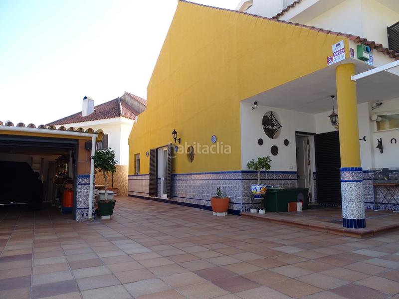 Foto c05d5d8c-b2c2-471b-915b-d21a3d8510c6. Casa adossada amb xemeneia aparcament a Soto de Vistahermosa Puerto de Santa María (El)