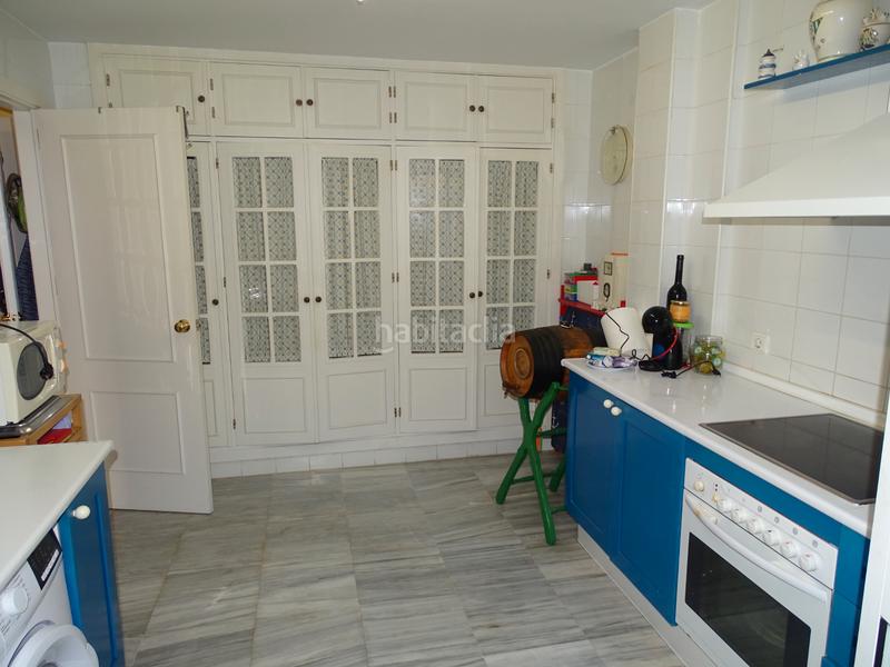 Foto eb530e3d-4522-44b2-b8e6-bd9dbfcfa9c3. Casa adossada amb xemeneia aparcament a Soto de Vistahermosa Puerto de Santa María (El)