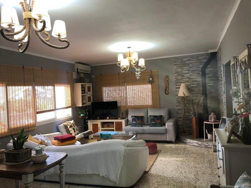 Foto a1e706d3-1d2c-4805-af3c-f9fd89192017. Casa chalet independiente en la urbanización las nieves en Guillena