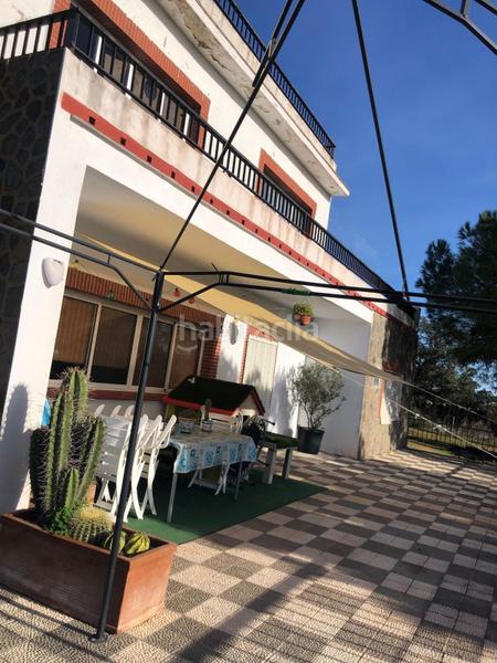 Foto d6ff3978-aedb-49ad-a4ef-ee0a89a42017. Casa chalet independiente en la urbanización las nieves en Guillena