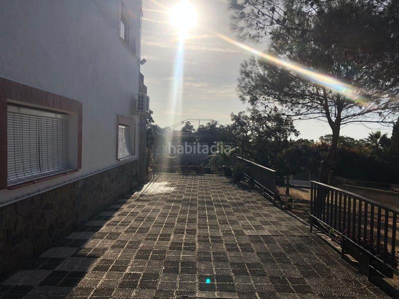 Foto e431c11a-8673-460d-983f-7cb6d6708557. Casa chalet independiente en la urbanización las nieves en Guillena